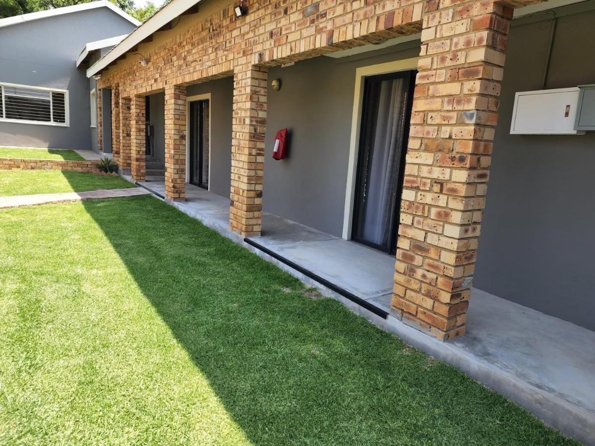 A Step Ahead Hotel Klerksdorp Exterior foto